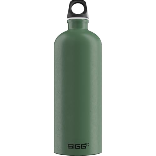 SIGG - Alu Trinkflasche - Traveller Leaf Green - Klimaneutral Zertifiziert - Für Kohlensäurehaltige Getränke Geeignet - Auslaufsicher - Federleicht - BPA-frei - Grün - 1L