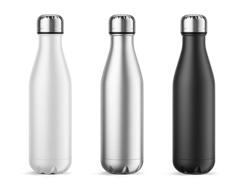 Trinkflaschen grau in verschiedenen Abstufungen vor weißem Hintergrund